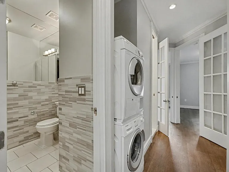 424 W 51st St #2 — Photo 14