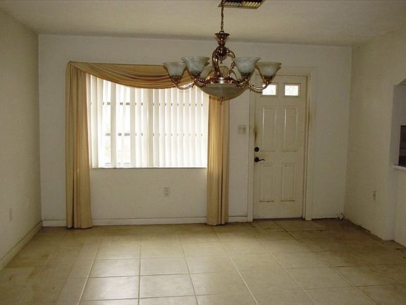 4th image of 1517 Central Ave