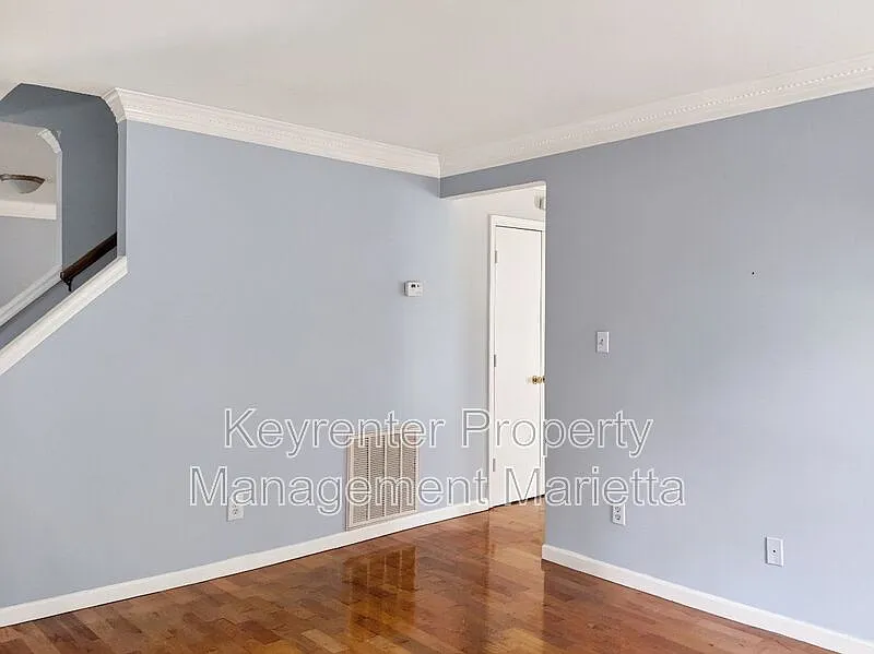 4 bed, 2.0 bath, 1856 sqft, $1,995 — Photo 3