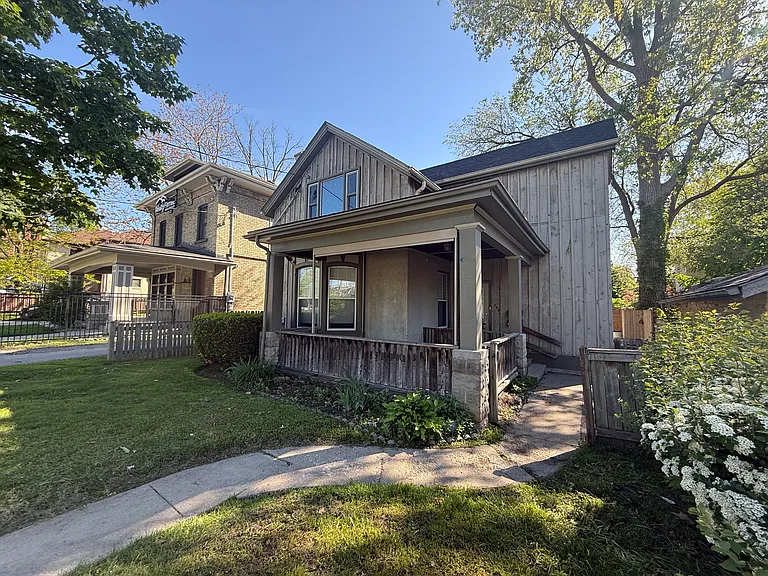 732 Wellington St — Photo 2