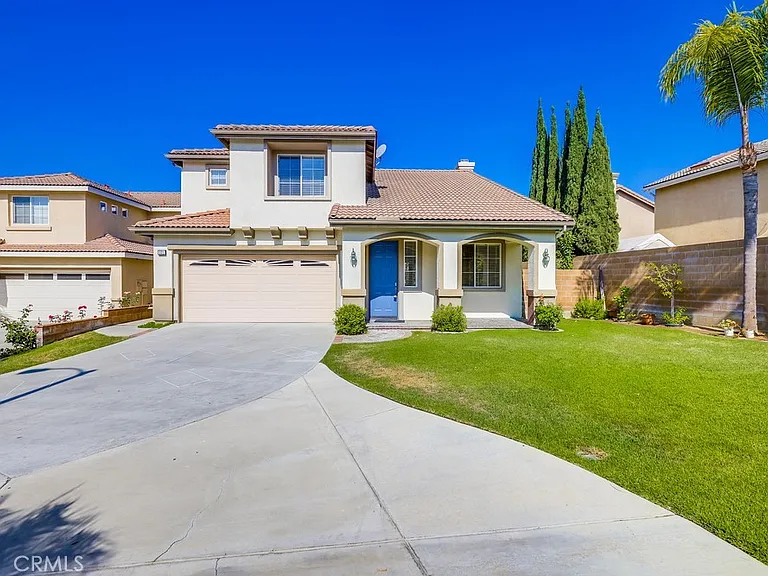 321 Riley Ct — Photo 1