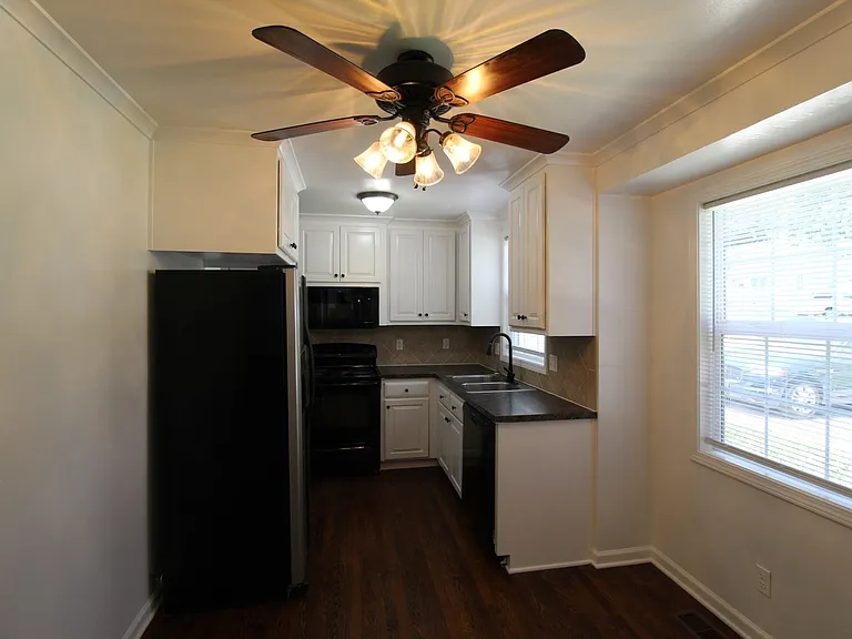 5321 W 50th Ter — Photo 5