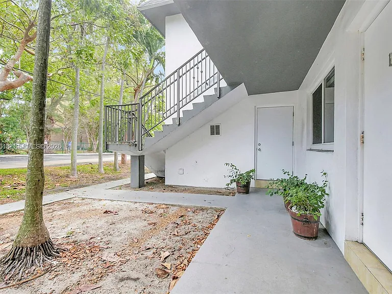 407 SE 9th Ct #1 — Photo 22