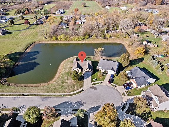 2nd image of 2660 Foxbriar Pl