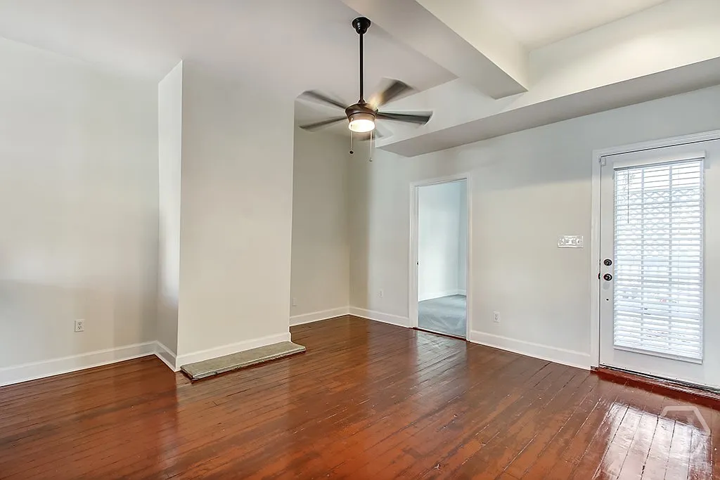 1 bed, 1.0 bath, 867 sqft, $1,800 — Photo 3