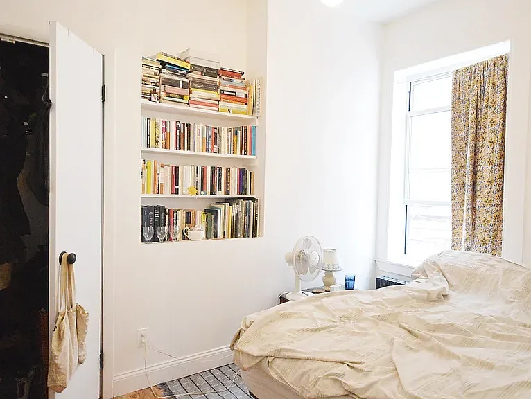 452 Suydam St #1R — Photo 5