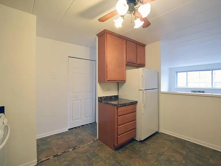 5900 N Sheridan Road — Photo 16