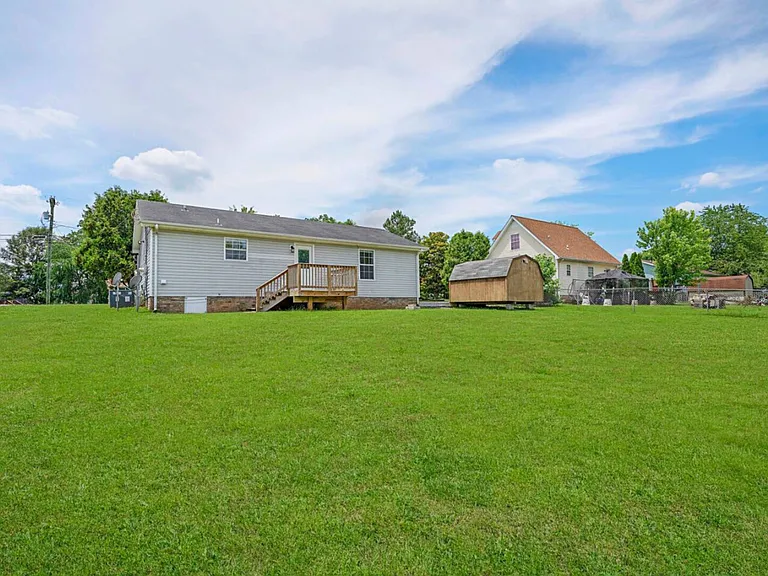 Oak Lawn Dr — Photo 25