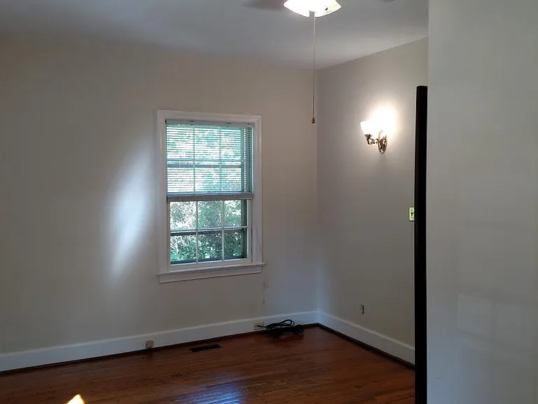 1132 Rosser Ave — Photo 10