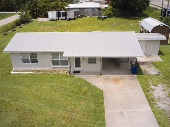 1637 Piney Rd, North Fort Myers, FL 33903