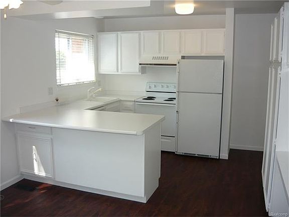 2nd image of 2471 Mulberry Sq
