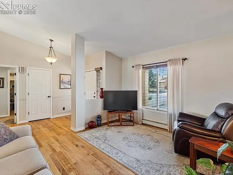 152 Las Lunas St — Photo 6