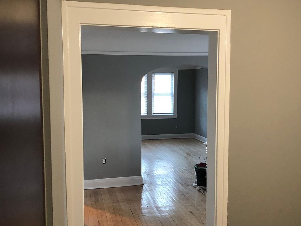 1st image of 3504 N Oriole Ave #1