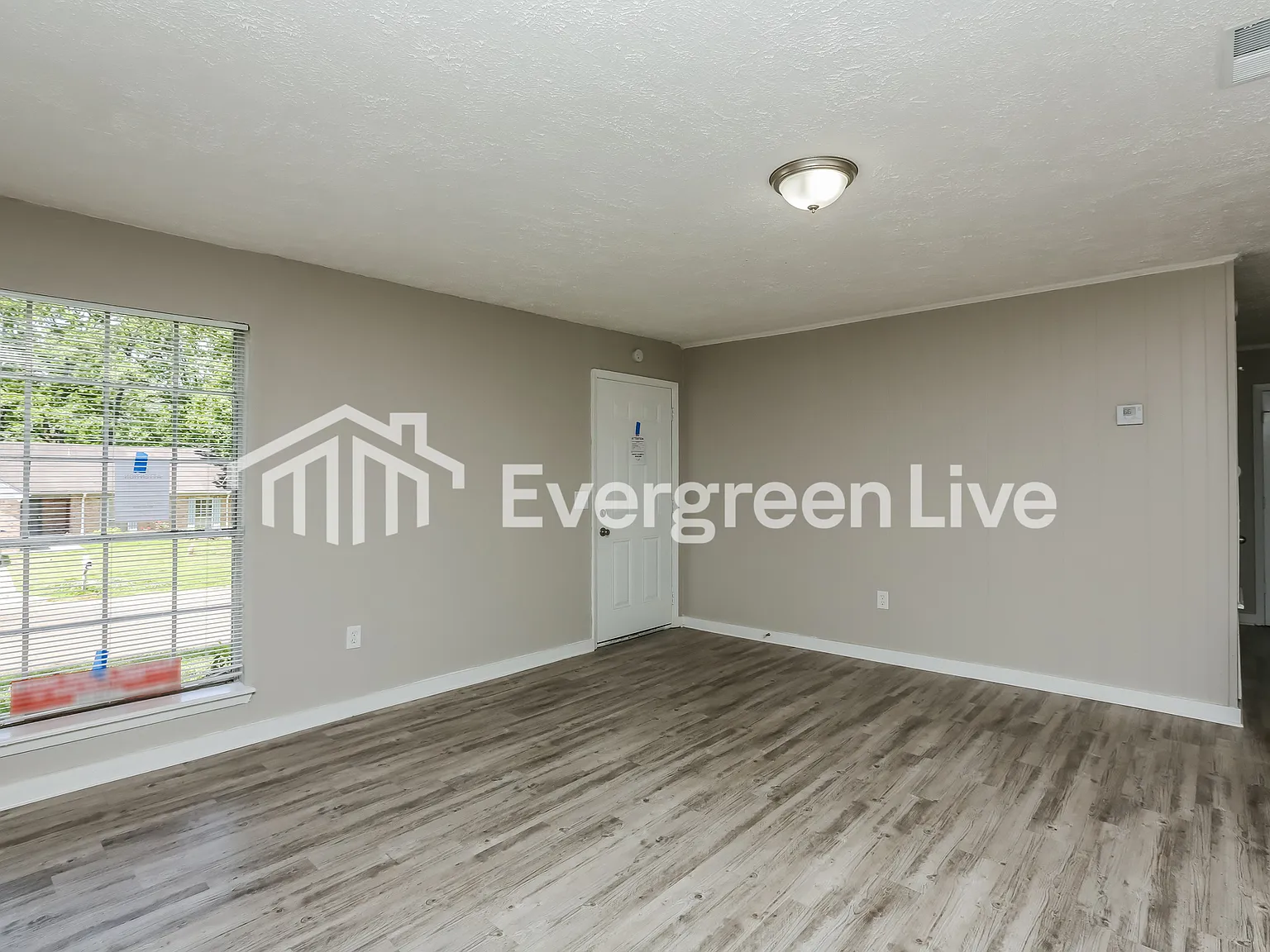 4 bed, 2.0 bath, 1505 sqft, $1,395 — Photo 3