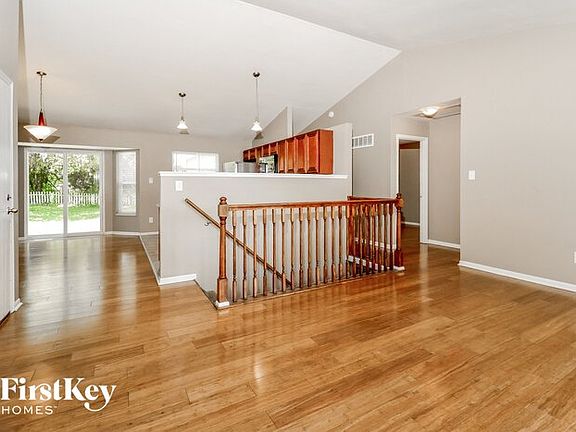 3rd image of 2743 Freemantle Dr