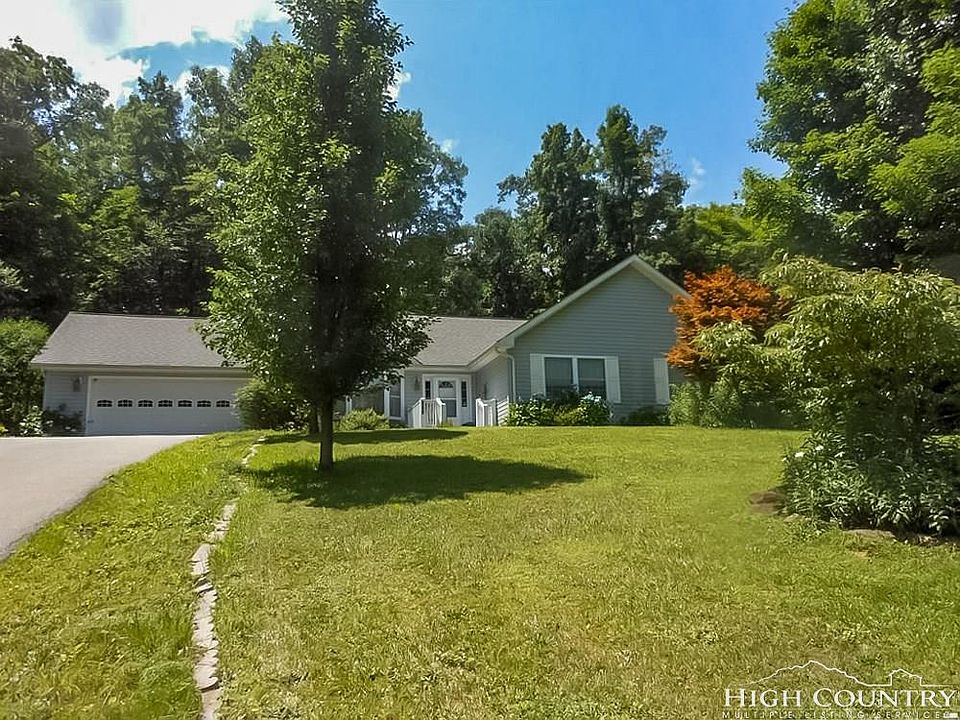 1st image of 214 Hickory Heights Dr