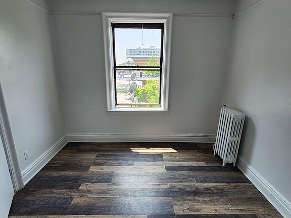 5th image of 101 Clifton Pl #35AB