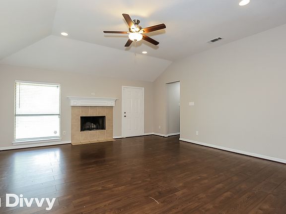 3rd image of 1053 S Pepperidge Dr
