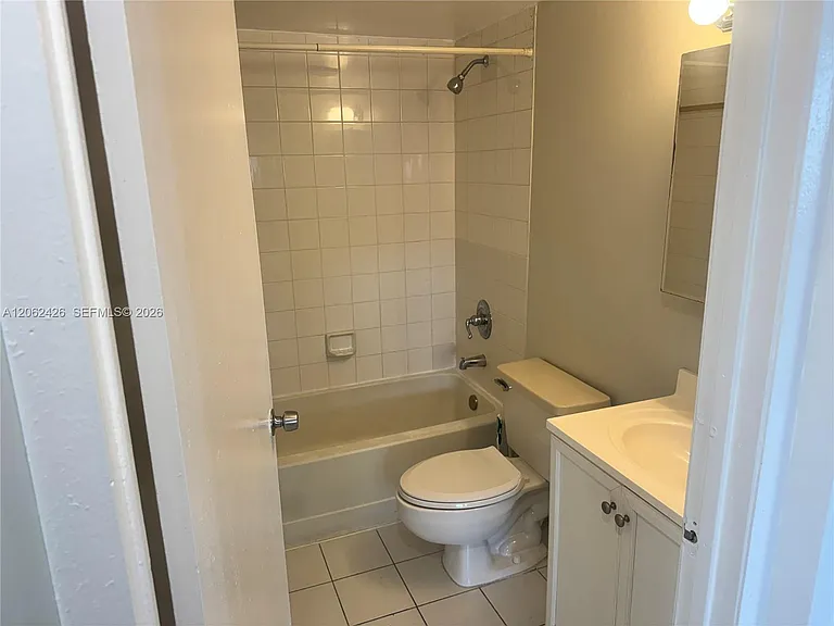 8075 NW 7th St #403 — Photo 7