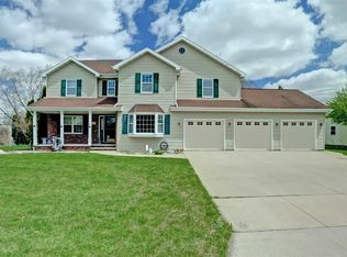 3520 N Meadowsweet Ln, Appleton, WI 54911