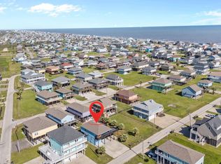 984 Crane Ln, Crystal Beach, TX 77650