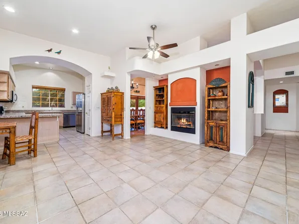550 E Squirrel Tail Dr, Tucson, AZ 85704
