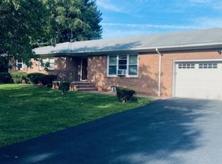 68 Deer Hill Rd, Lebanon, NJ 08833