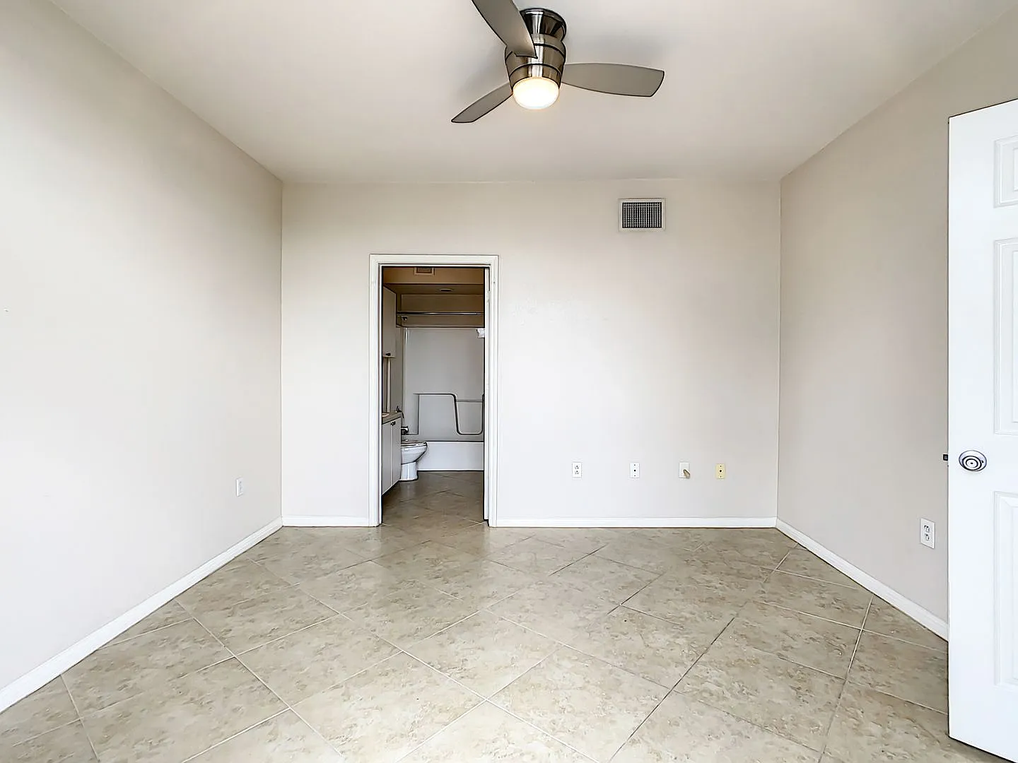 North Quarter of Downtown Orlando, convenient to Ivanhoe District — Photo 2