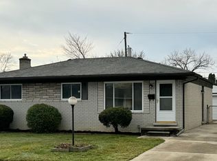 20562 Kemp St, Clinton Township, MI 48035