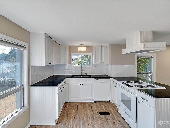 5th image of 7415 S Warner Street