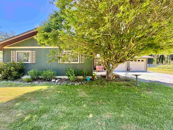 500 Vipond Ct, Crescent City, CA 95531