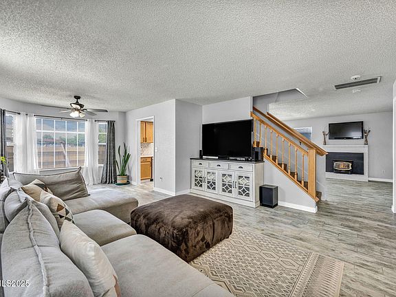 3rd image of 2722 Pinebrook Dr