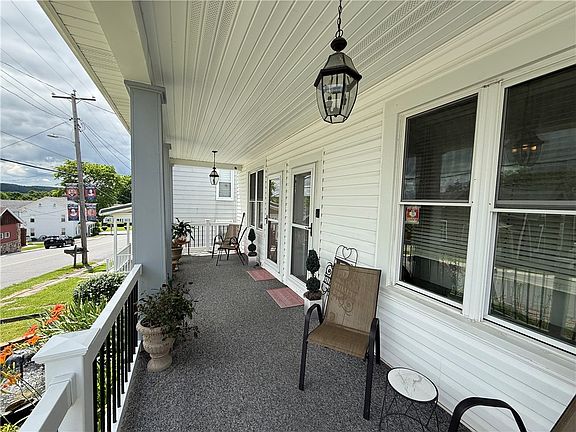 2nd image of 300 E Main St