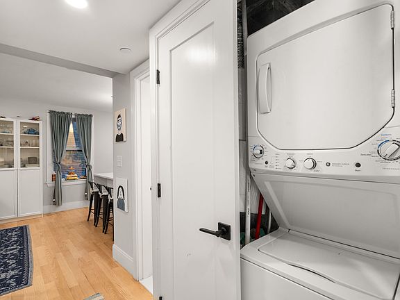 5th image of 10 Lamson Ct APT 3