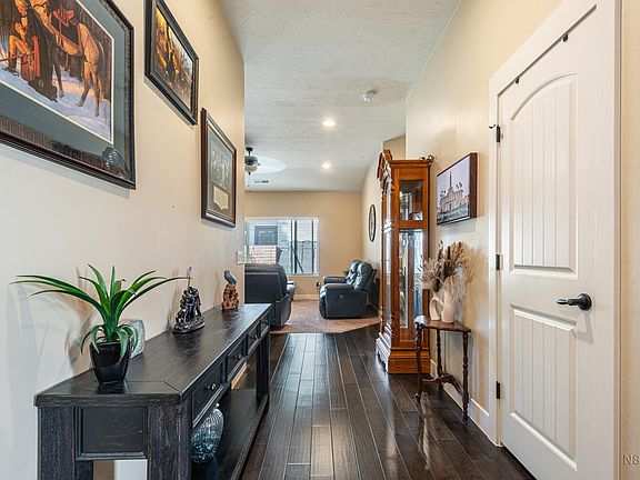 5th image of 545 S Valley View Dr Unit 160