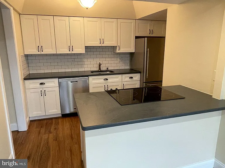 121 E Chelsea Cir — Photo 6