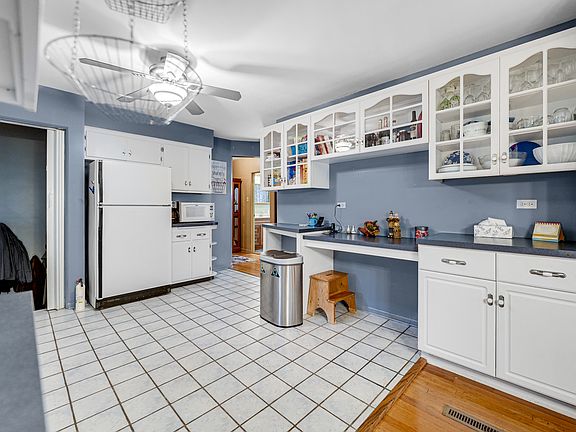5th image of 4112 W 109th St