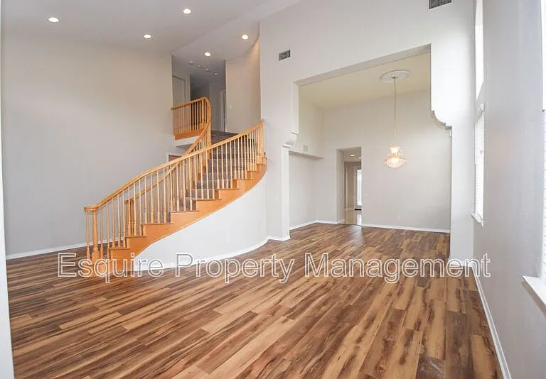 2895 Diamond Dr — Photo 5