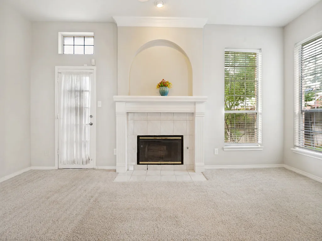 4 bed, 2353 sqft, $2,995 — Photo 1