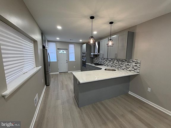 3rd image of 1959 Georgian Rd