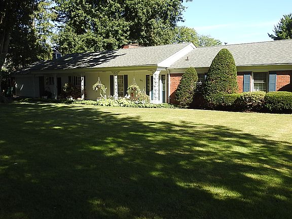 3rd image of 6017 Meadowood Blvd
