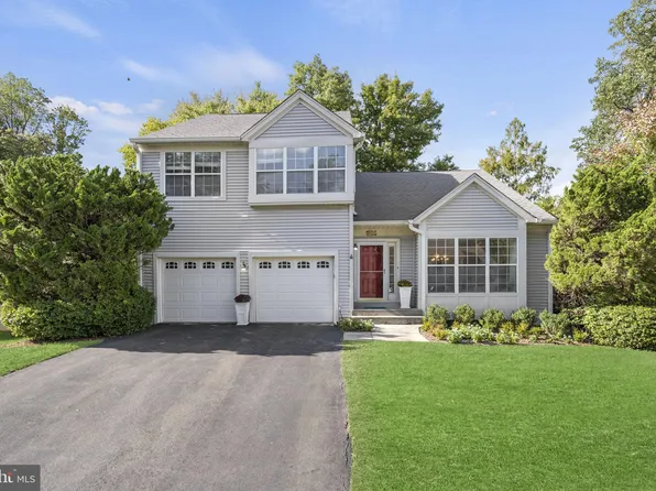 8224 Walnut Ridge Rd, Fairfax Station, VA 22039