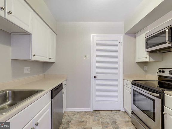 2nd image of 3959 San Leandro Pl #C