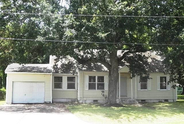 1st image of 2505 Cedar Dr