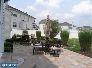 2016 Paddock Ln, Williamstown, NJ 08094