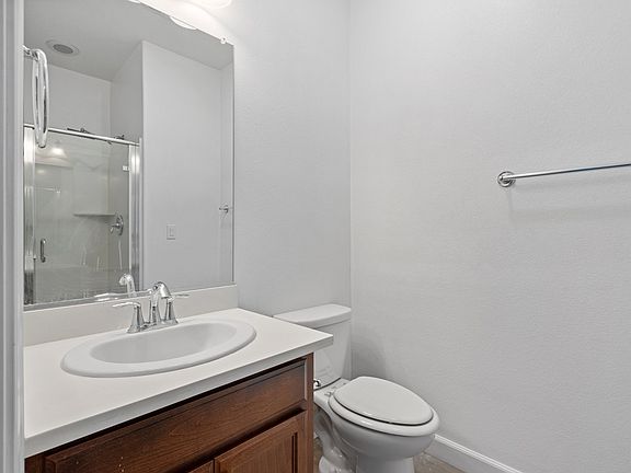 4th image of 719 N 11th St