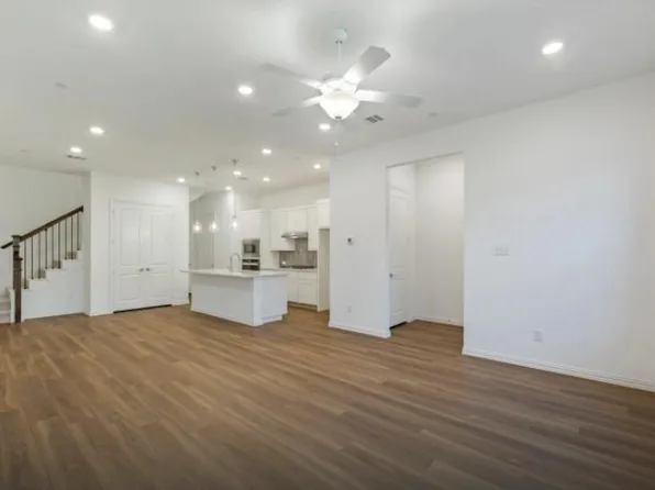 9910 Tolbert St, Irving, TX 75063
