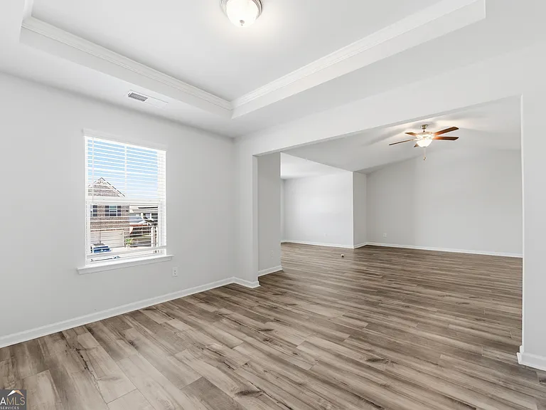 303 Eleanora Xing — Photo 34