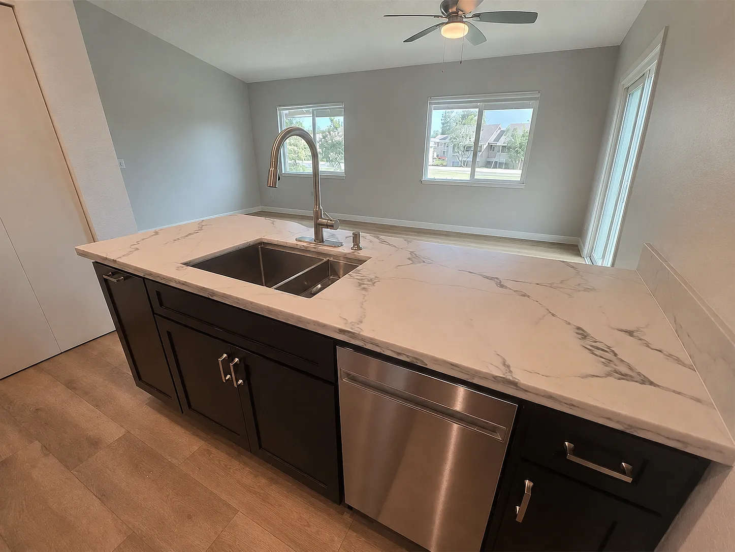 2 bed, 743 sqft, $2,550 — Photo 4