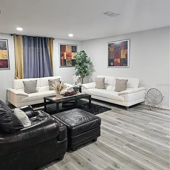 1745 Foxcreek Ln — Photo 11
